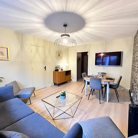 Apartment Flechambault Face A La Basilique Avec Terrasse Reims