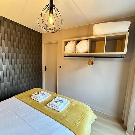 Apartmán Flechambault Face A La Basilique Avec Terrasse Remeš