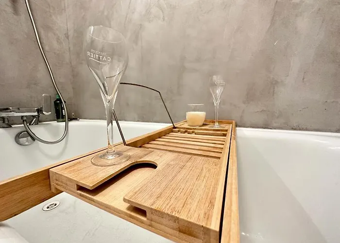 Flechambault Face A La Basilique Avec Terrasse