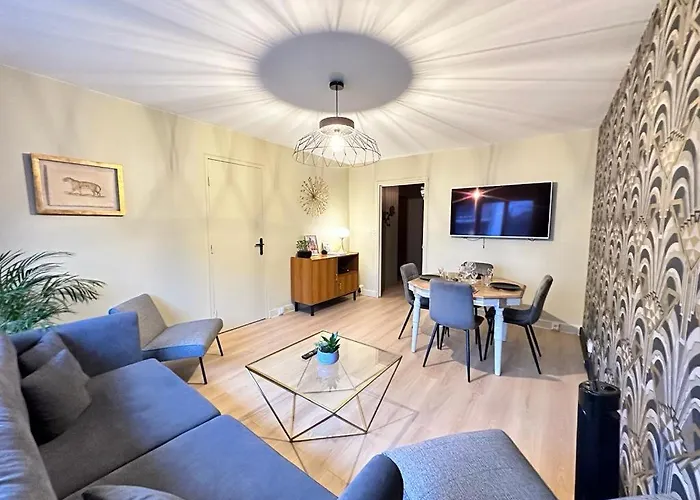 Apartment Flechambault Face A La Basilique Avec Terrasse Reims