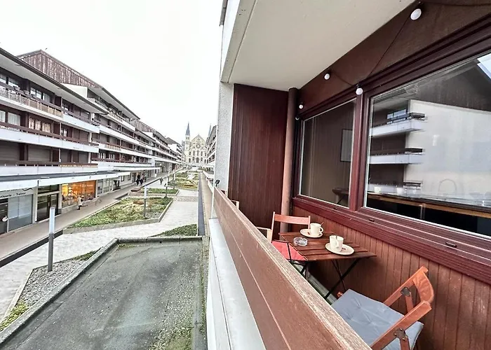 Apartment Flechambault Face A La Basilique Avec Terrasse Reims