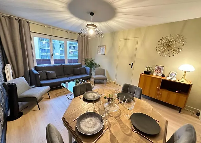 Flechambault Face A La Basilique Avec Terrasse *