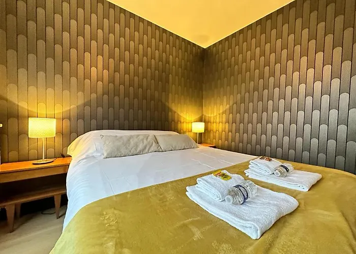 Flechambault Face A La Basilique Avec Terrasse * Reims