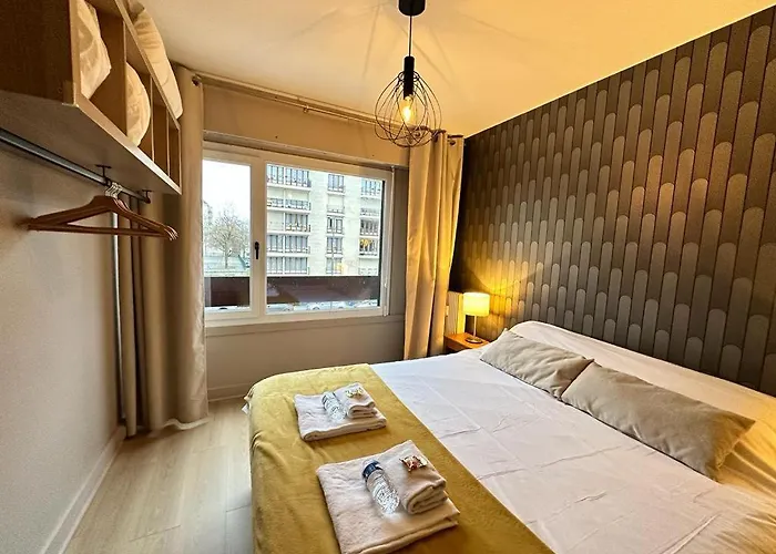 Flechambault Face A La Basilique Avec Terrasse