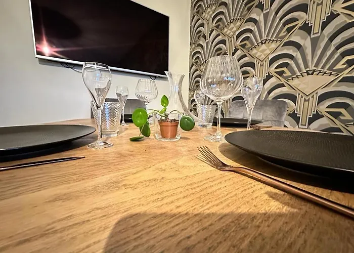 Flechambault Face A La Basilique Avec Terrasse Reims