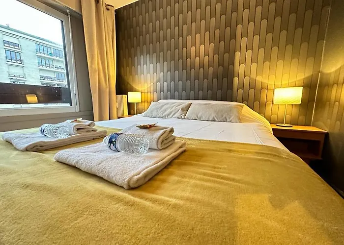 Flechambault Face A La Basilique Avec Terrasse Apartment Reims